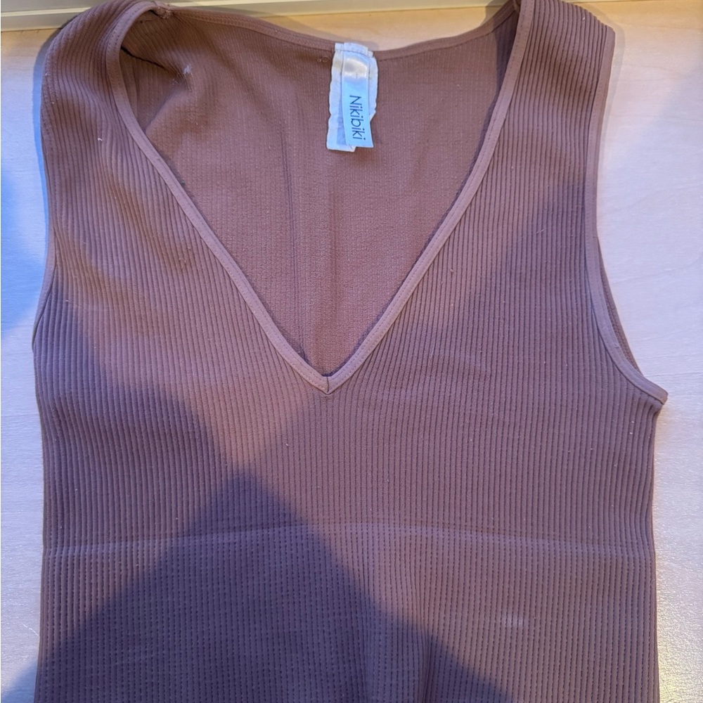 NikiBiki Crop Top